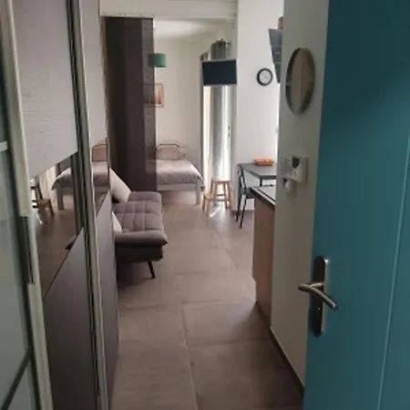 Apartamento Cozy Studio Near Avignon